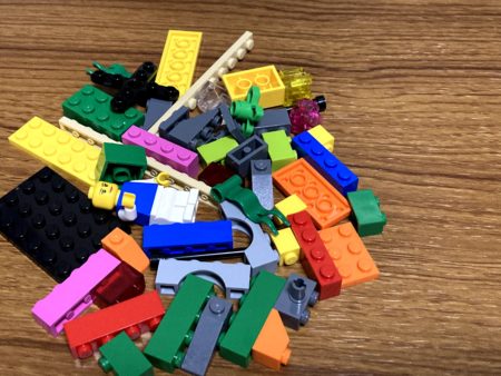 レゴシリアスプレイ約48個で構成された専用キット